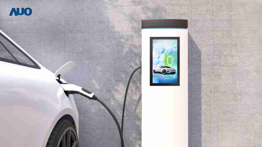 友達〝EVSE車用充電樁解決方案〞專為電動汽車充電樁設計，，具有高亮度、、、克服戶外艱難環境的耐溫、、、、耐紫外線等特性，，，並搭載散熱性及擴充性強的高效能工業電腦，，，，可實現人機互動訴求，，如資訊顯示、、支付等應用